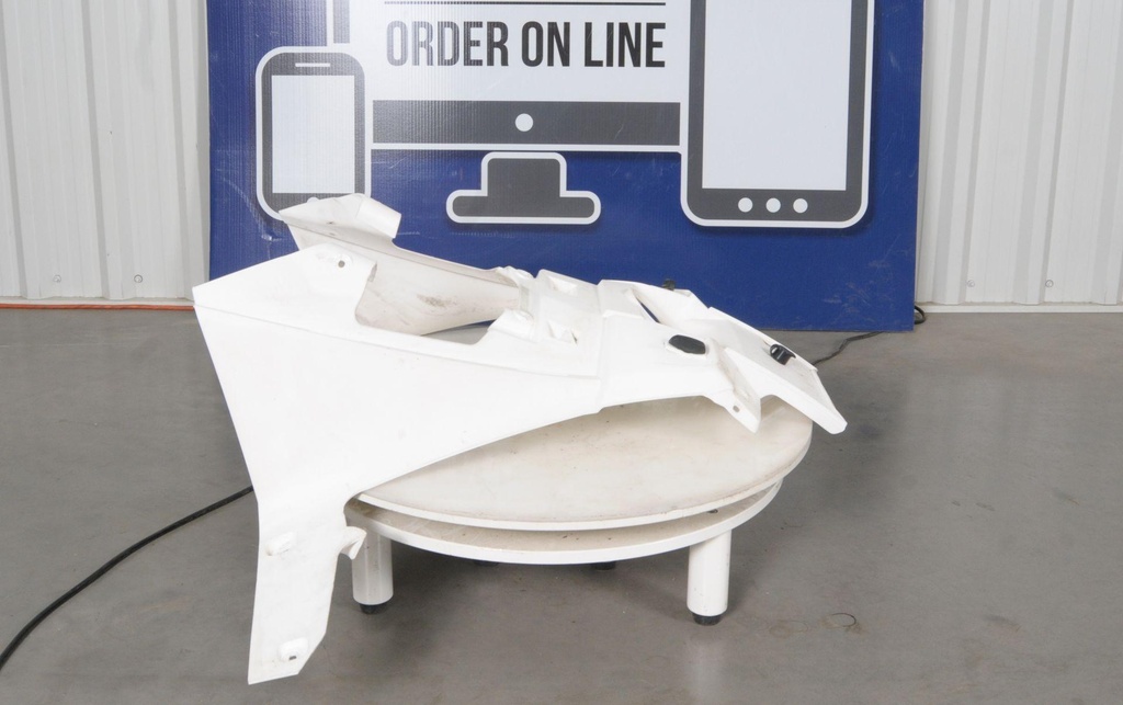8KCK77116000-00204.jpg