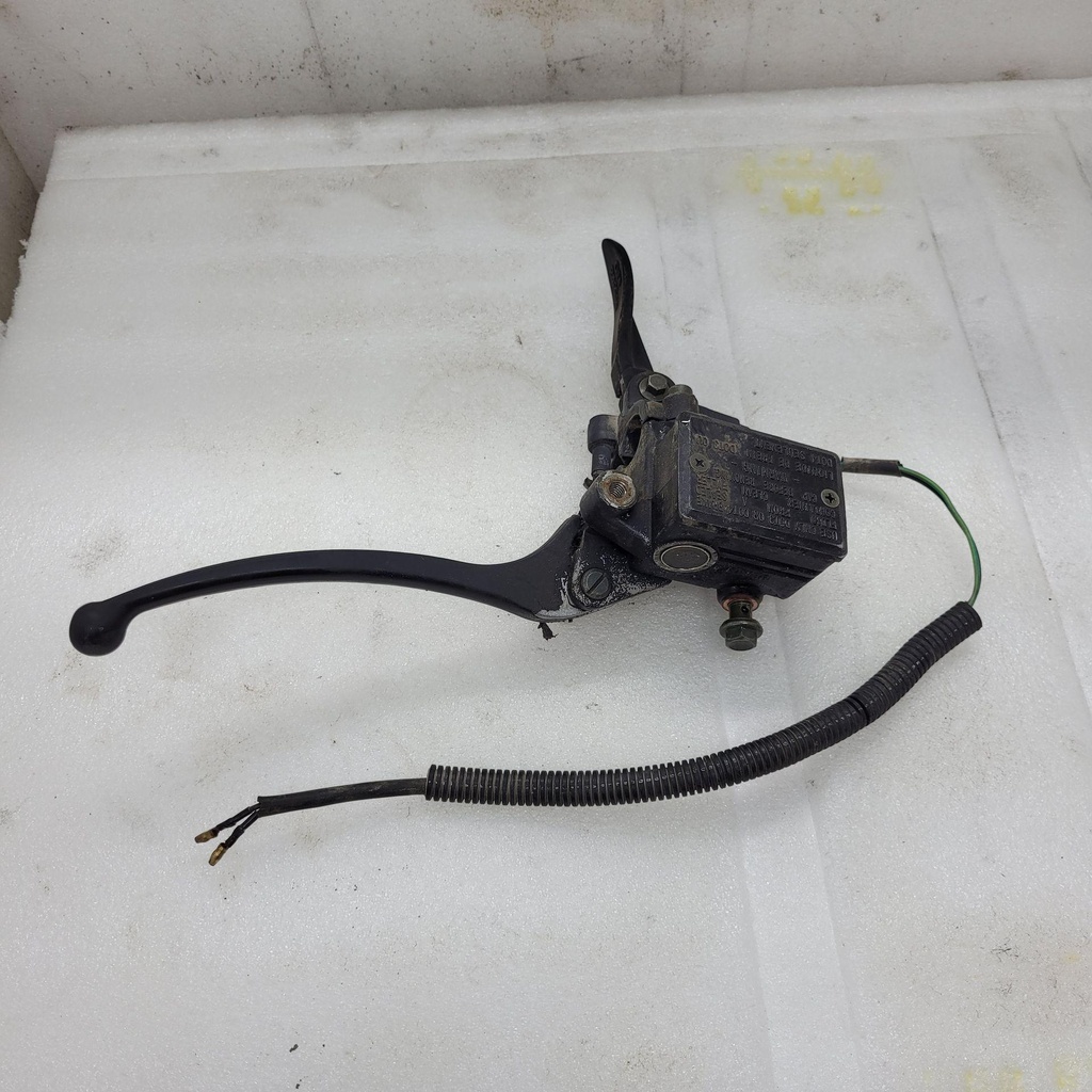 FRONT BRAKE MASTER CYLINDER