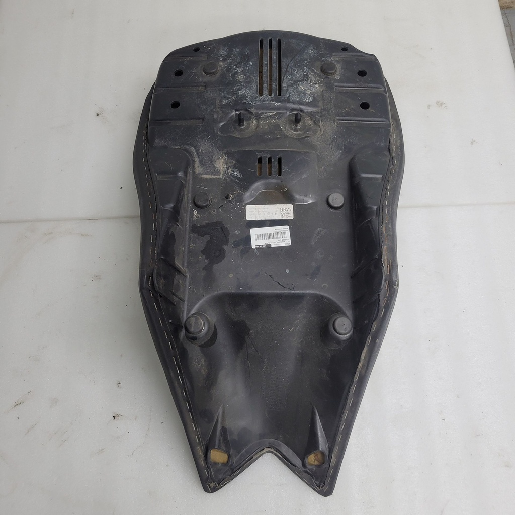 SEAT ASSEMBLY, GLOSS BLACK
