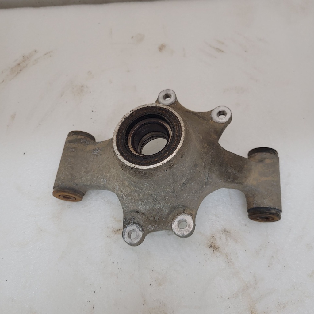 KNUCKLE, REAR RH-ASSY