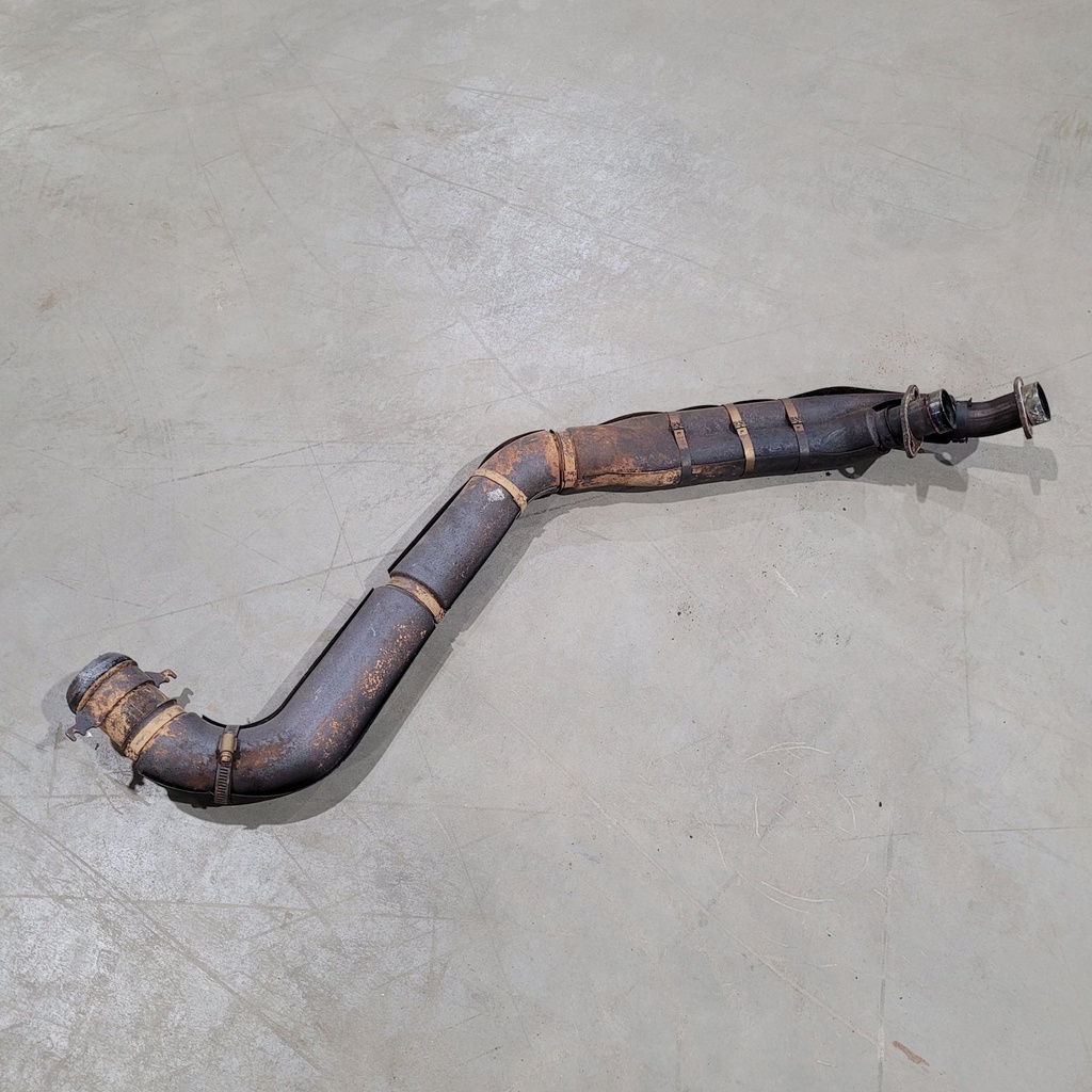 TWIN EXHAUST PIPE ASSEMBLY