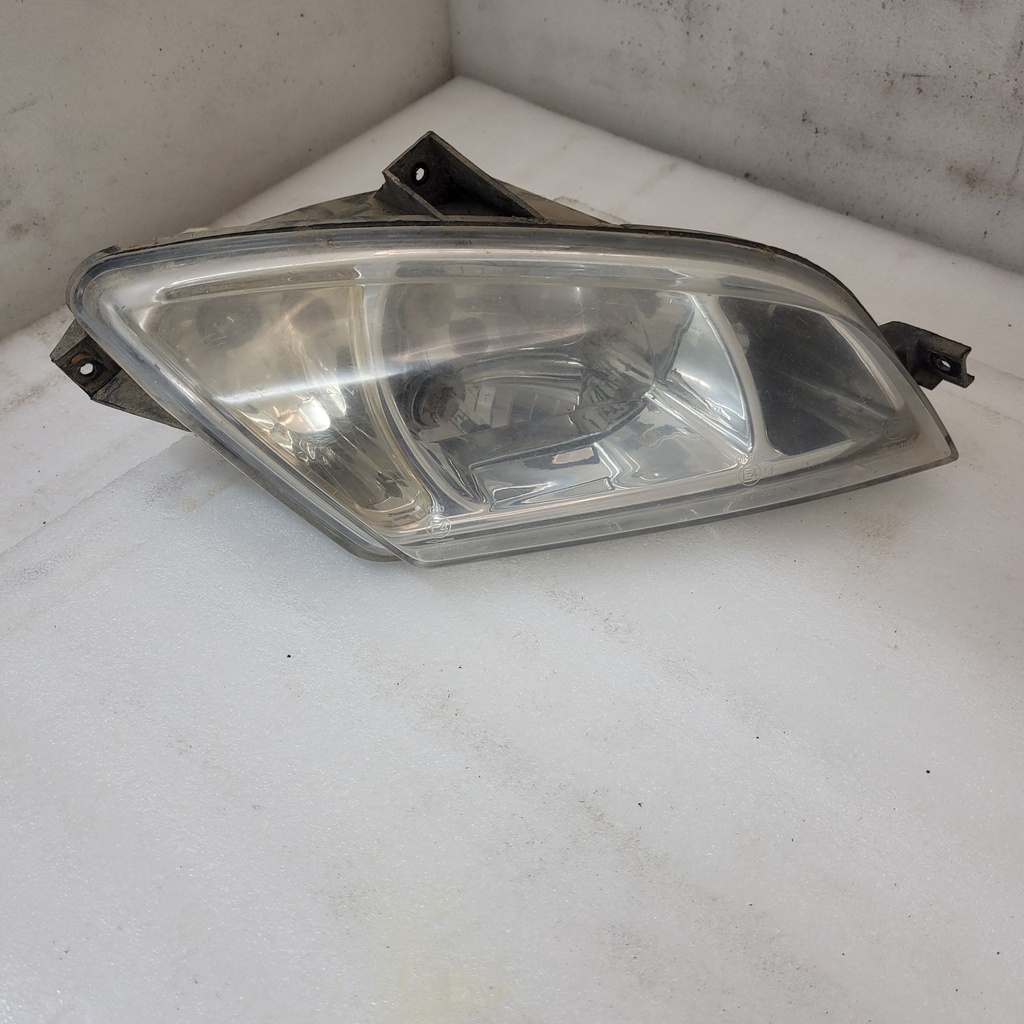HEADLIGHT , RIGHT HAND (W/TURN SIGNAL)