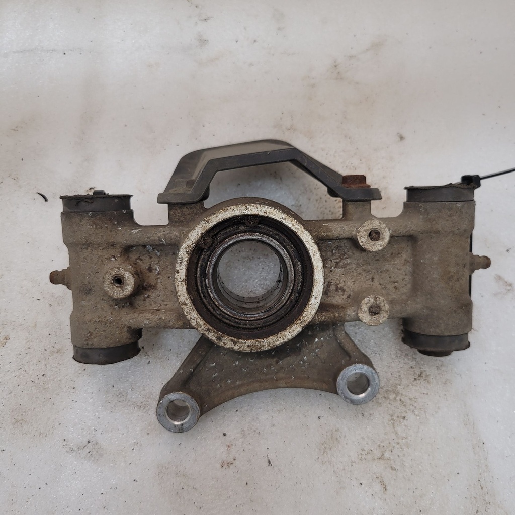 support, rear wheel shaft, rh