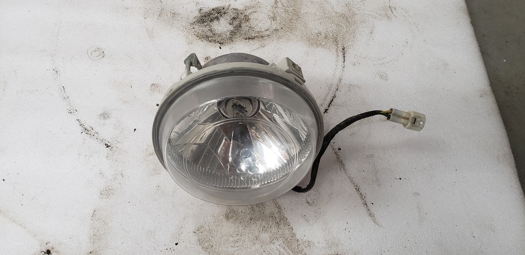 (new ref. 28p-84300-01-00) headlight assy