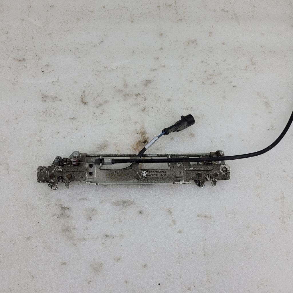 (new ref. 708301642) center latch