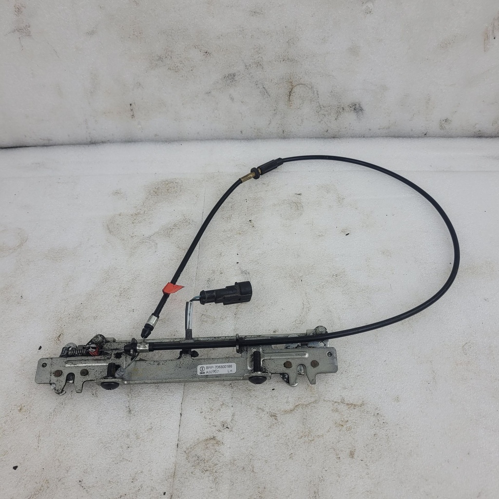 (new ref. 708301640) lh latch