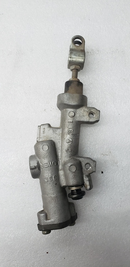 Rr. Master Cylinder Assy