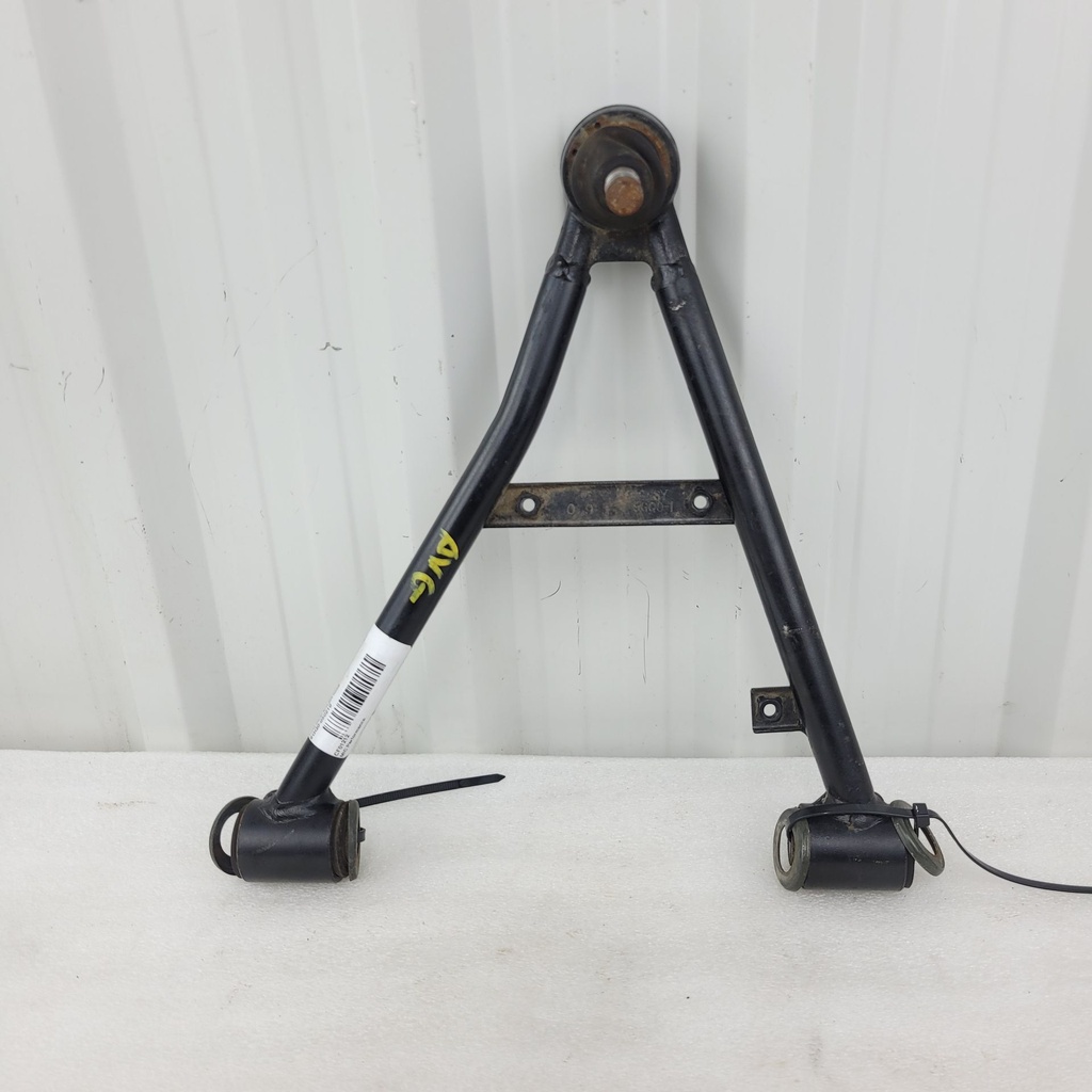 front lower arm,left hand