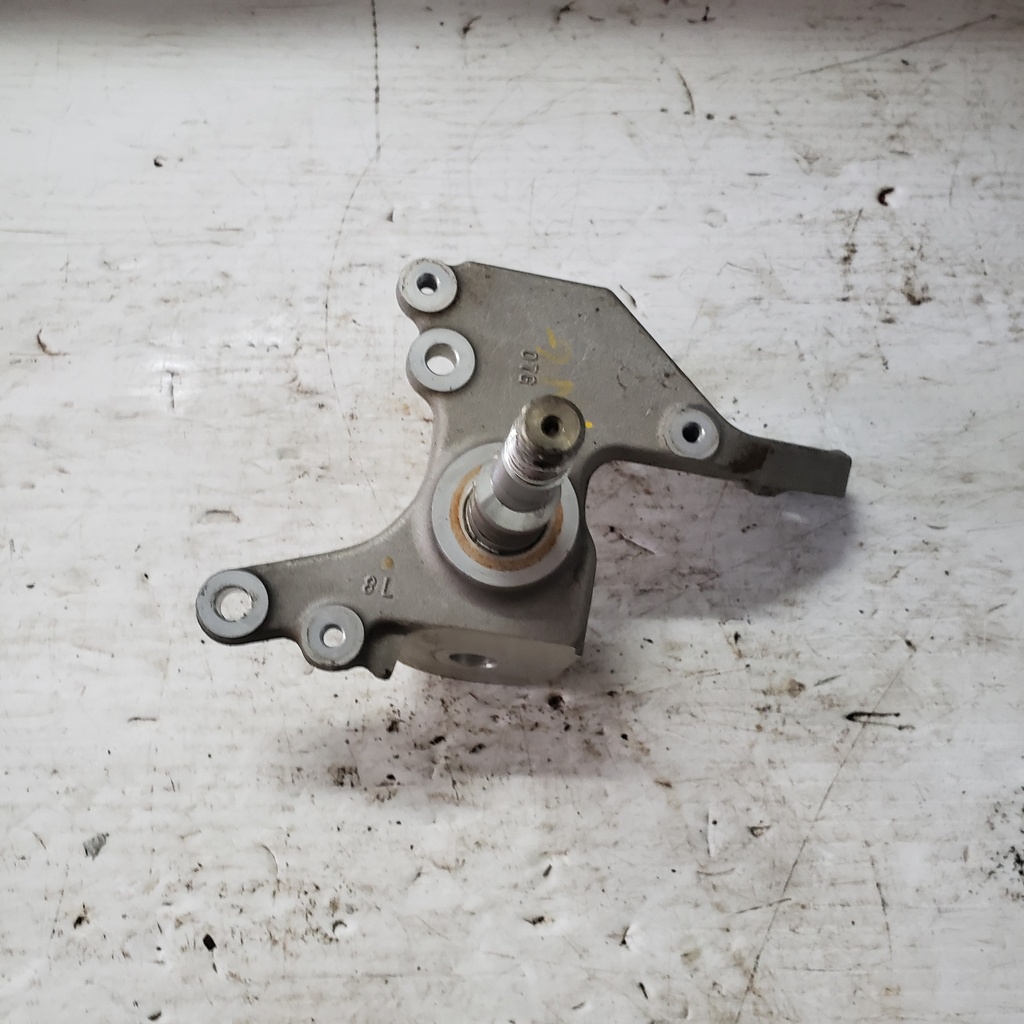 Knuckle, Steering - Left - 3405-044 ARCTIC CAT