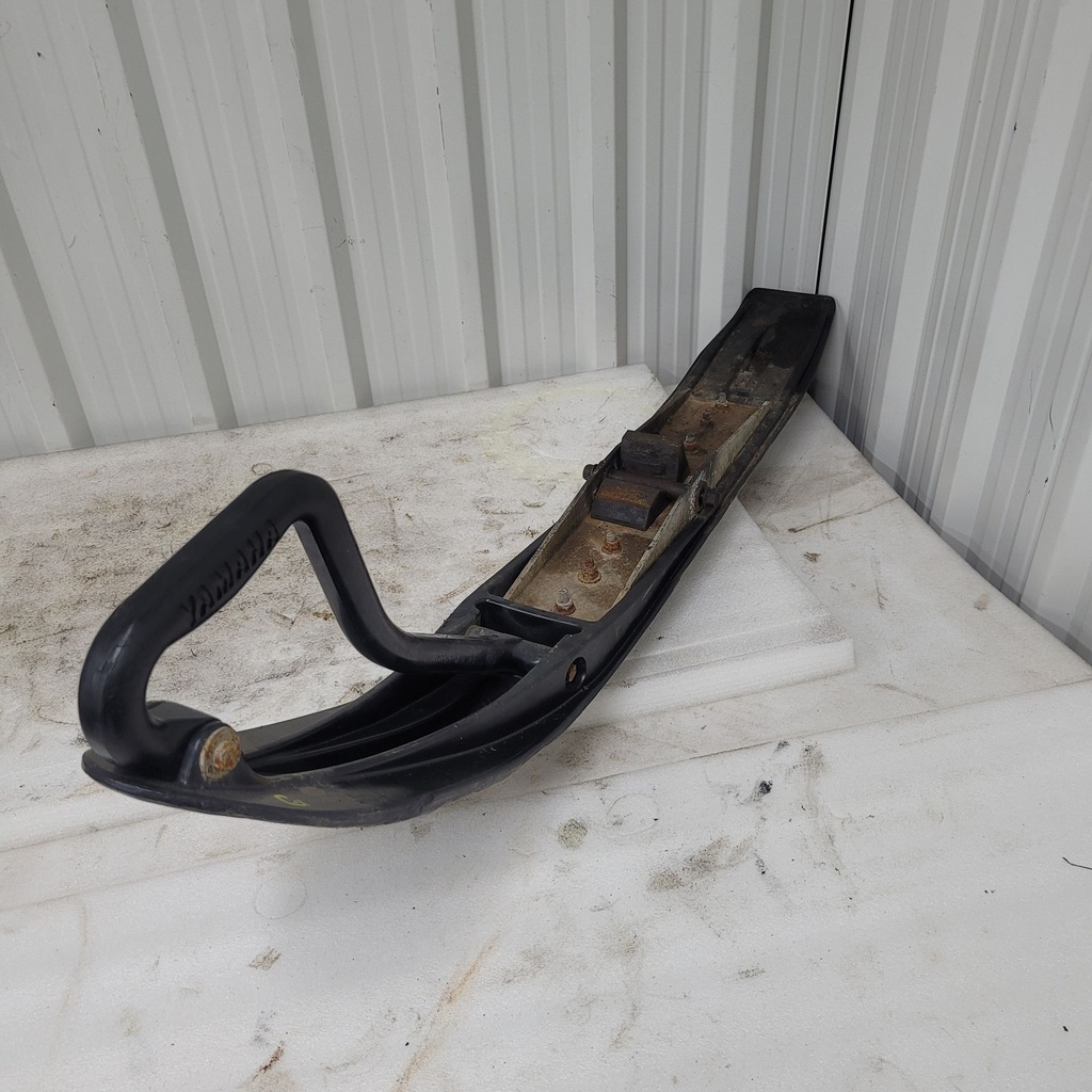 (new ref. 8fe-23711-00-bk) ski 1