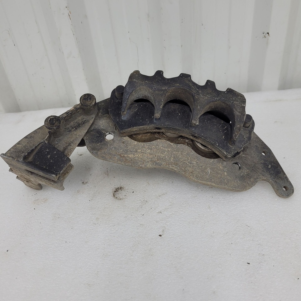 3 piston brake caliper, front,