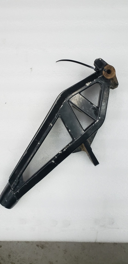 spindle, steering - right black (inc. 2)