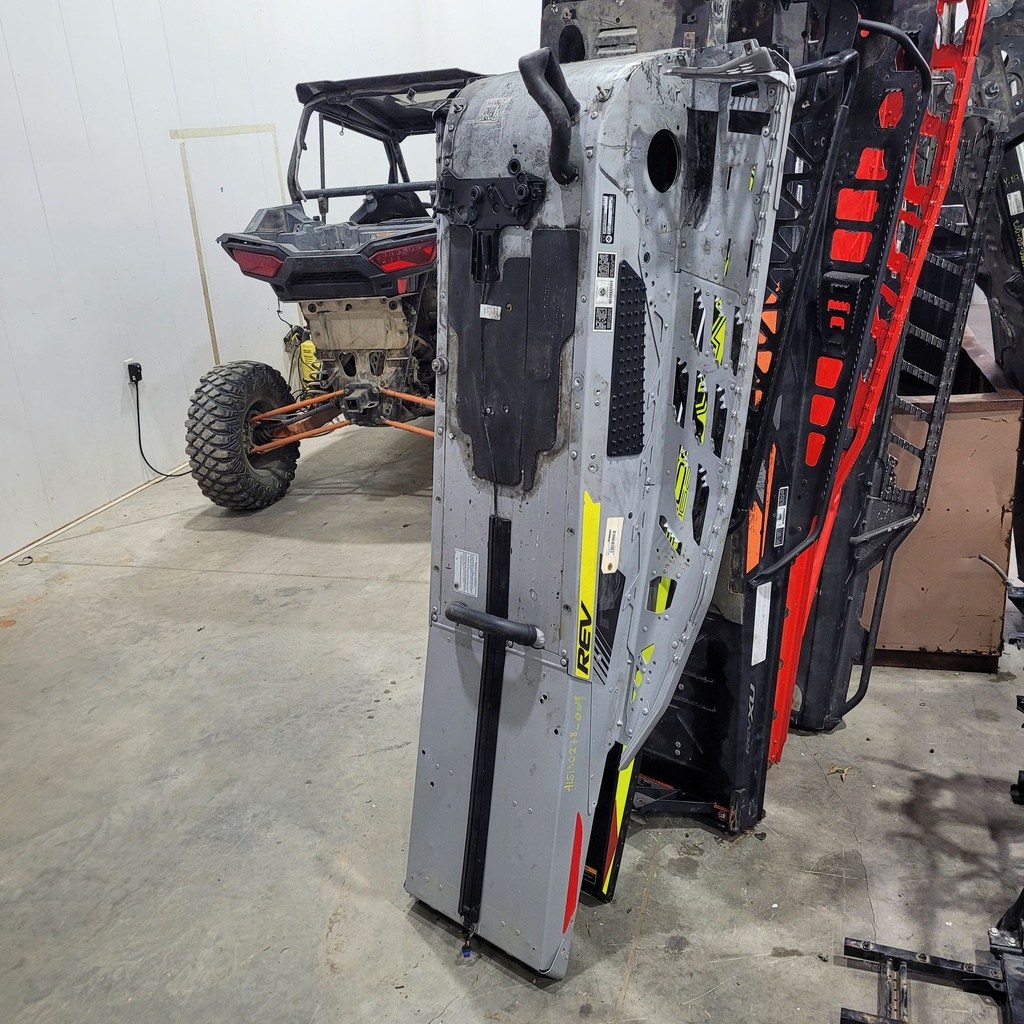 MODULE CHASSIS TUNNEL 137 INCH B-282