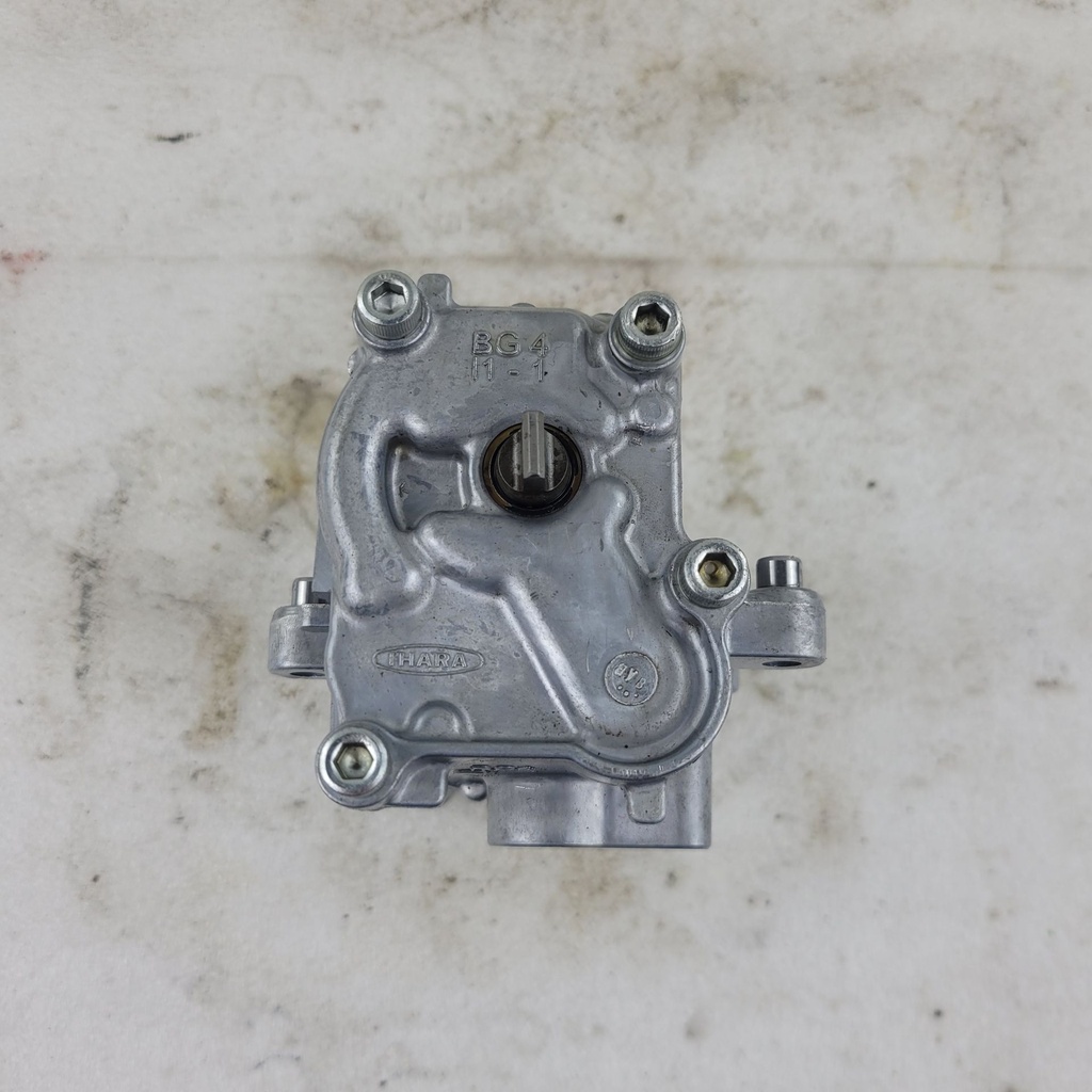 (new ref. b4d-e3300-00-00) oil pump assy