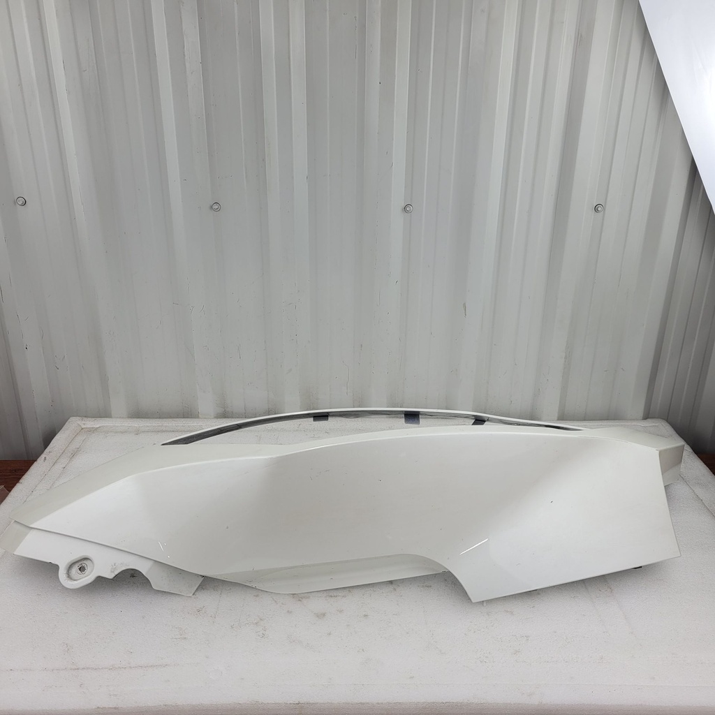(new ref. 705006196) rh front panel, white pearl