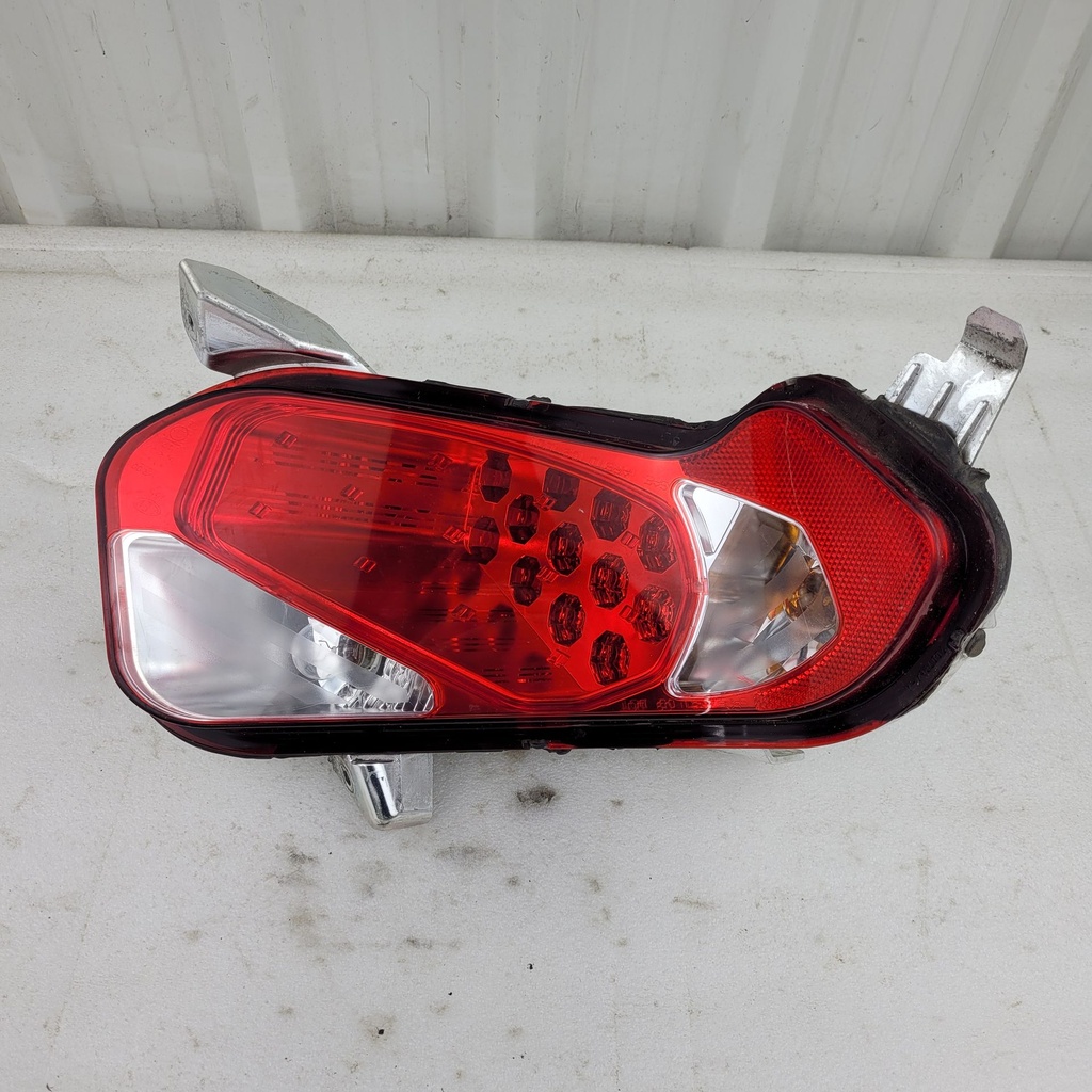lh rear tail light