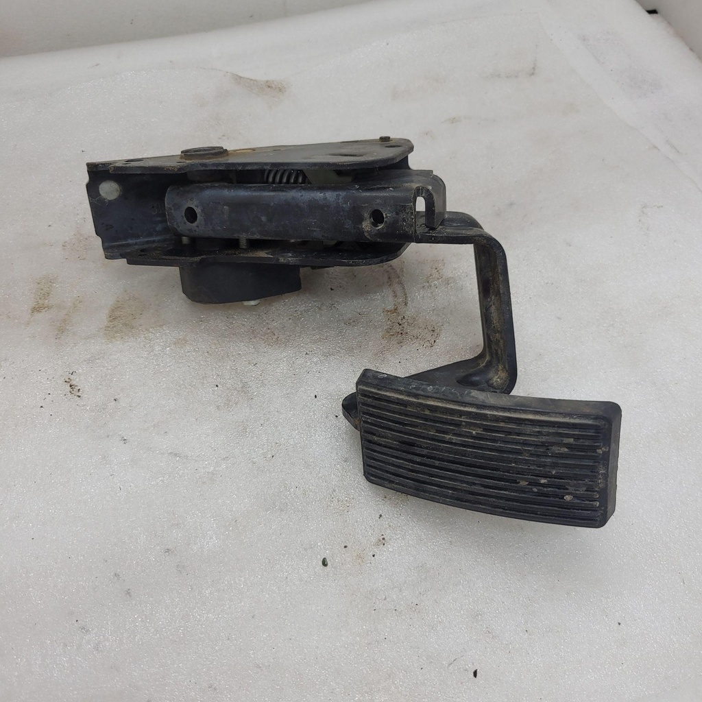 [707000700-001] Accelerator Pedal