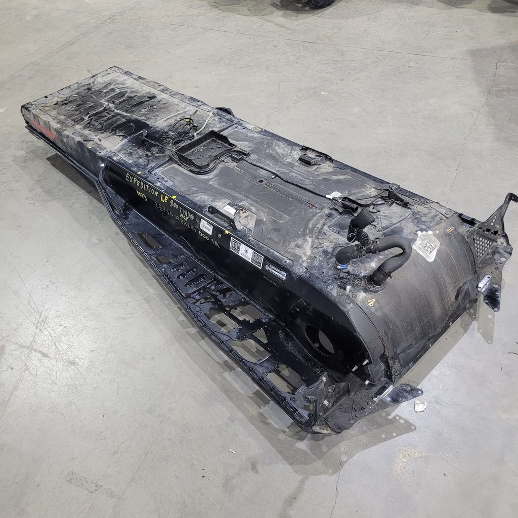 (new ref. 415130861) deep black, chassis tunnel module 154"