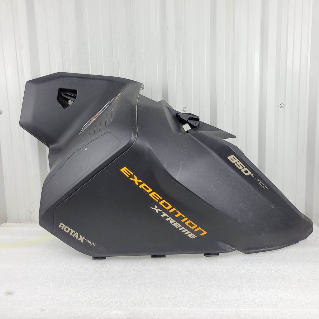 deep black, rh panel