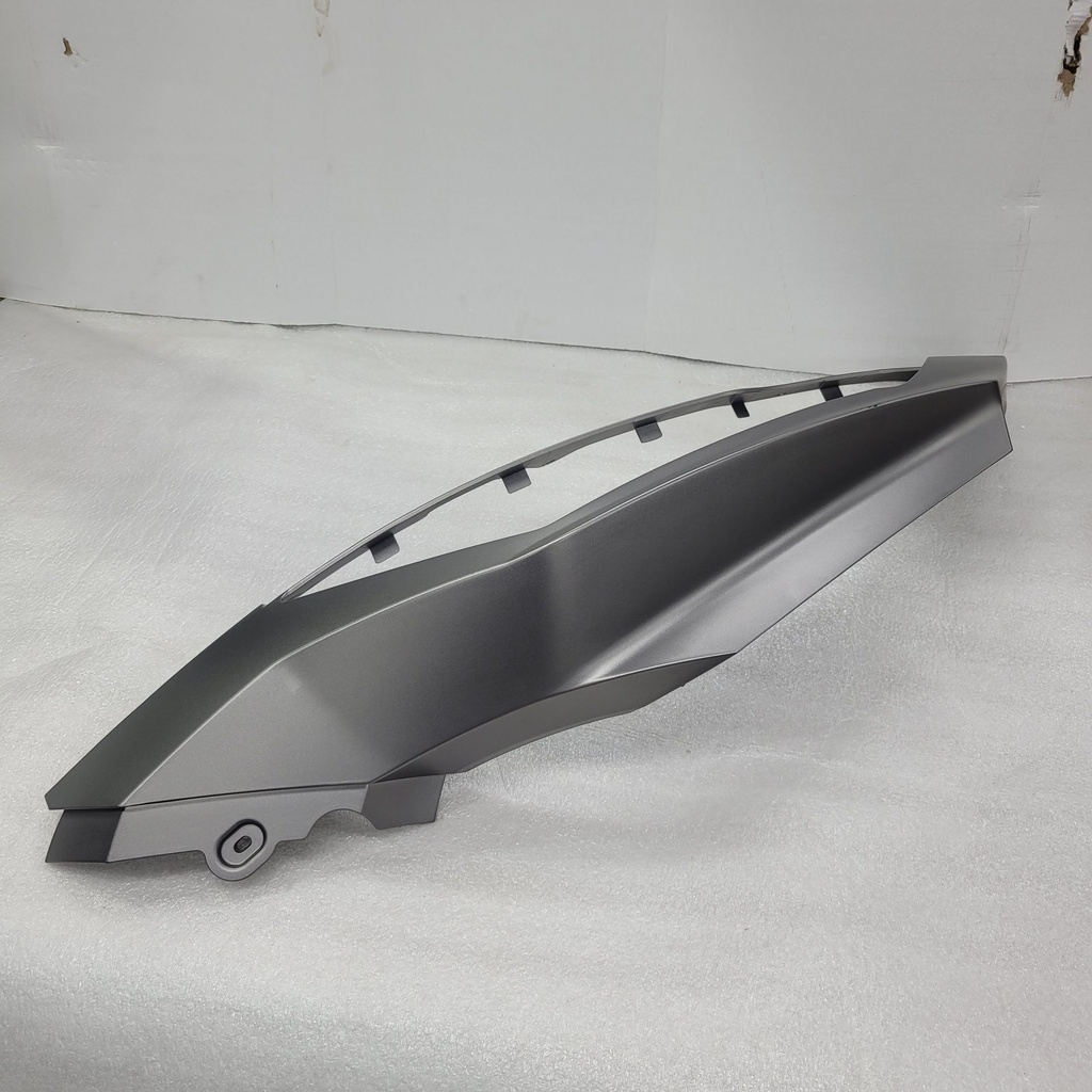 PLATINUM SILVER RH FRONT PANNEL