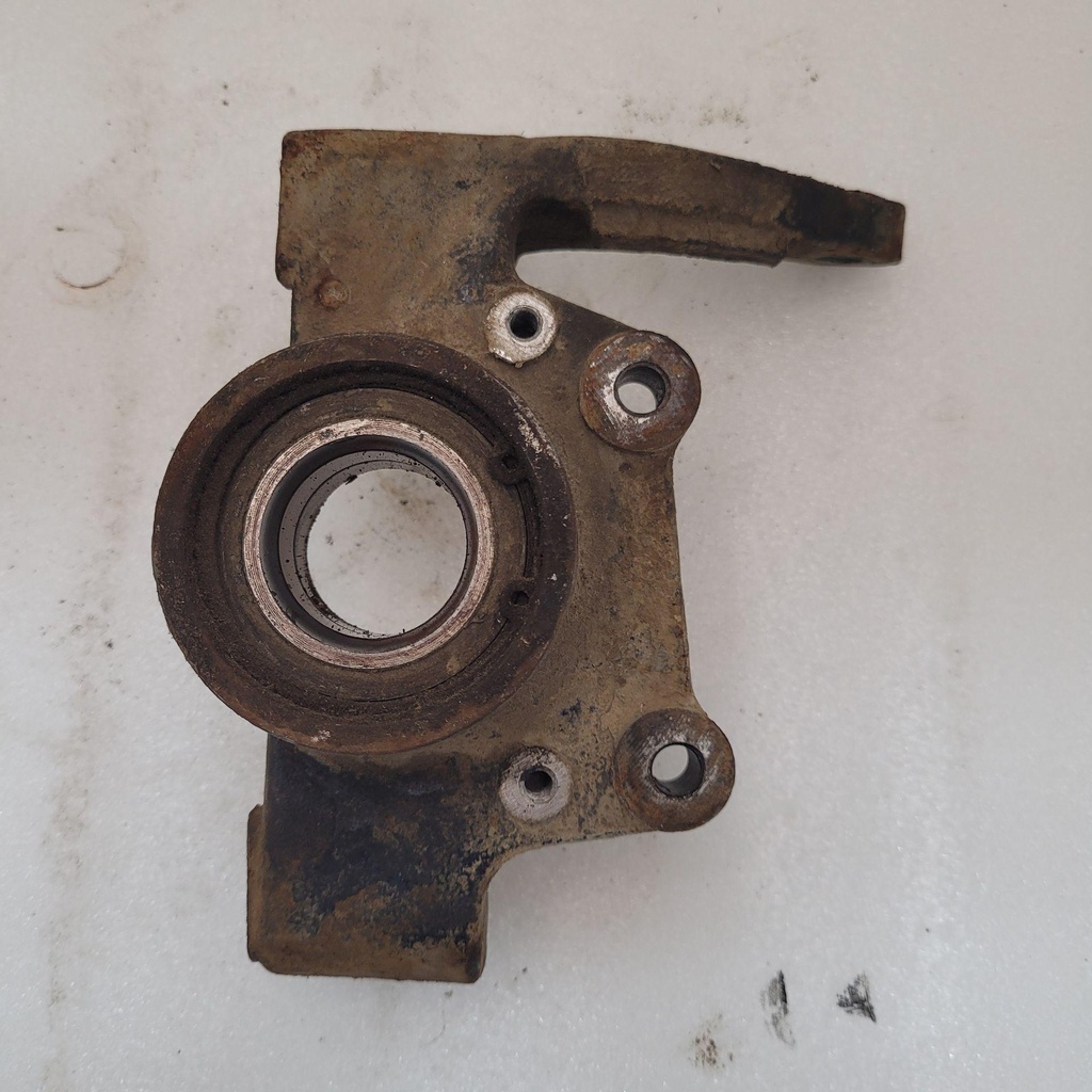 [CF00293] STEERING KNUCKLE (LEFT HAND)