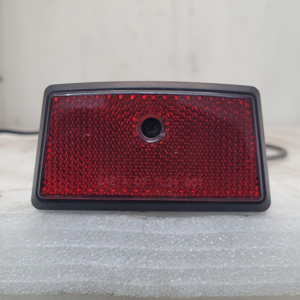 reverse light model-australie