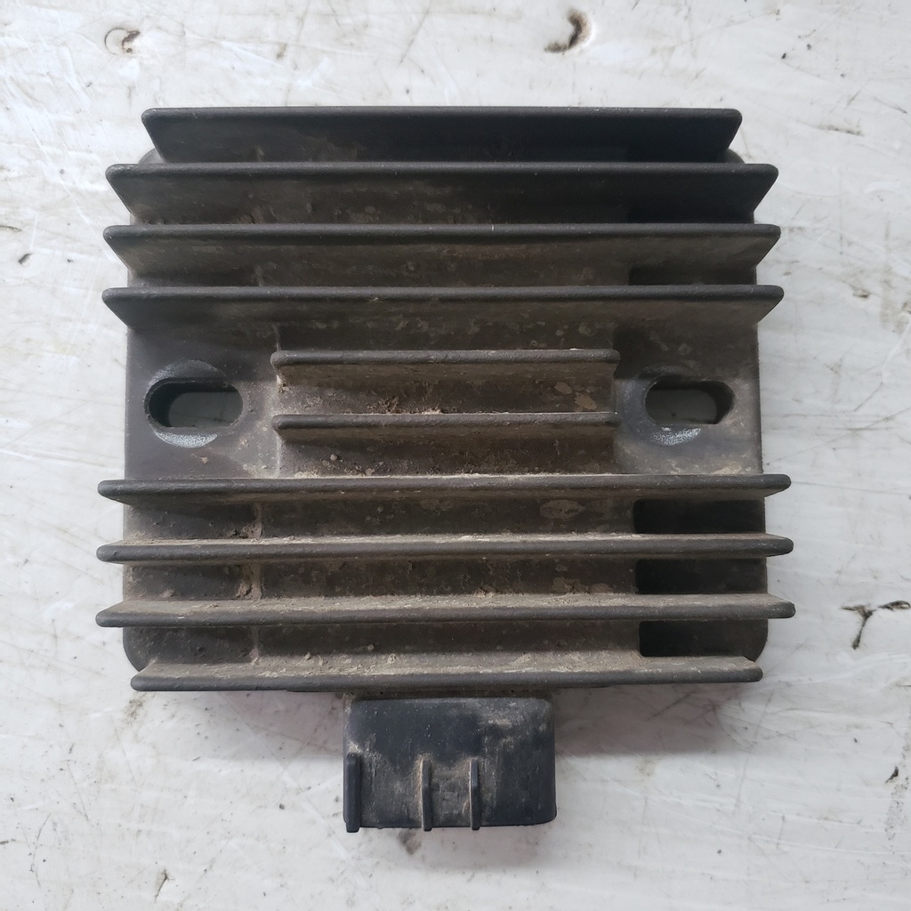 VOLTAGE REGULATOR RECTIFIER - Yamaha