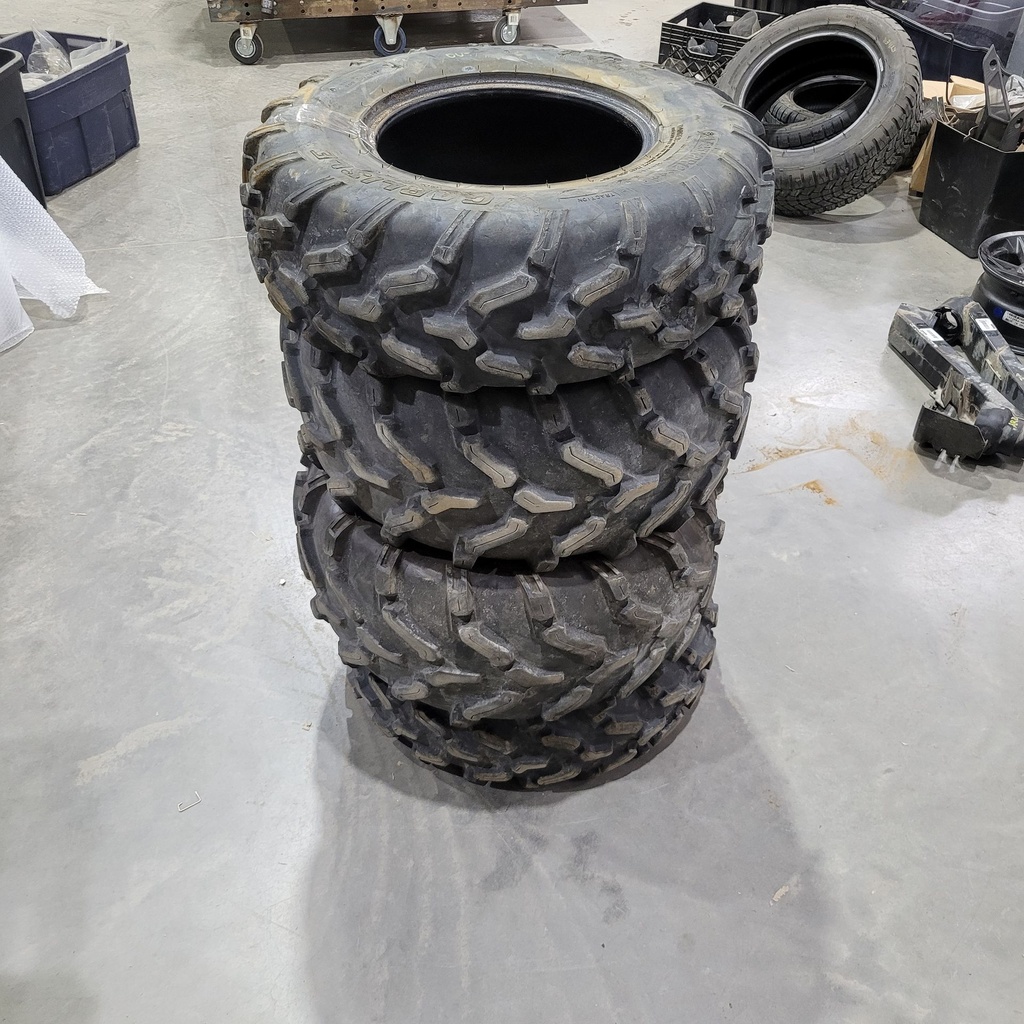 Set de pneus 25x8-12/25x11-12