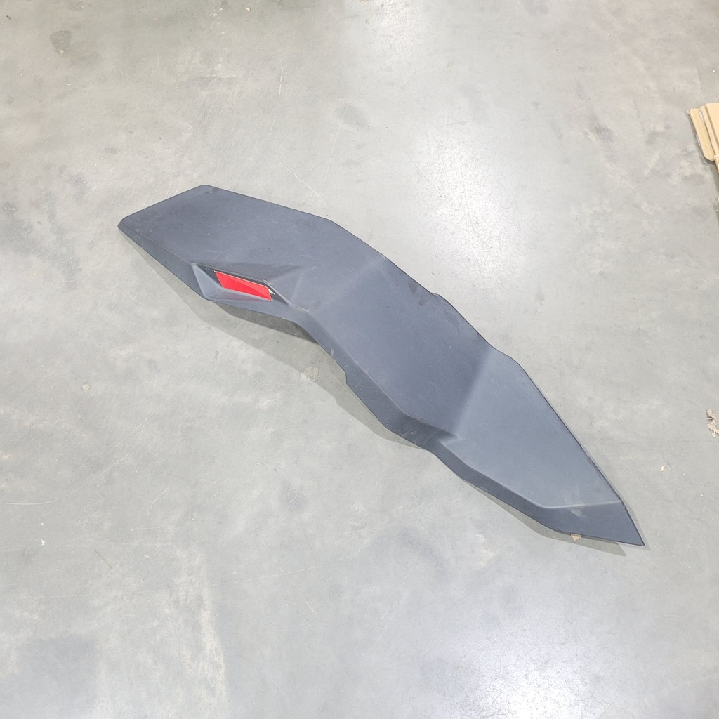 fender, rh rear wheel