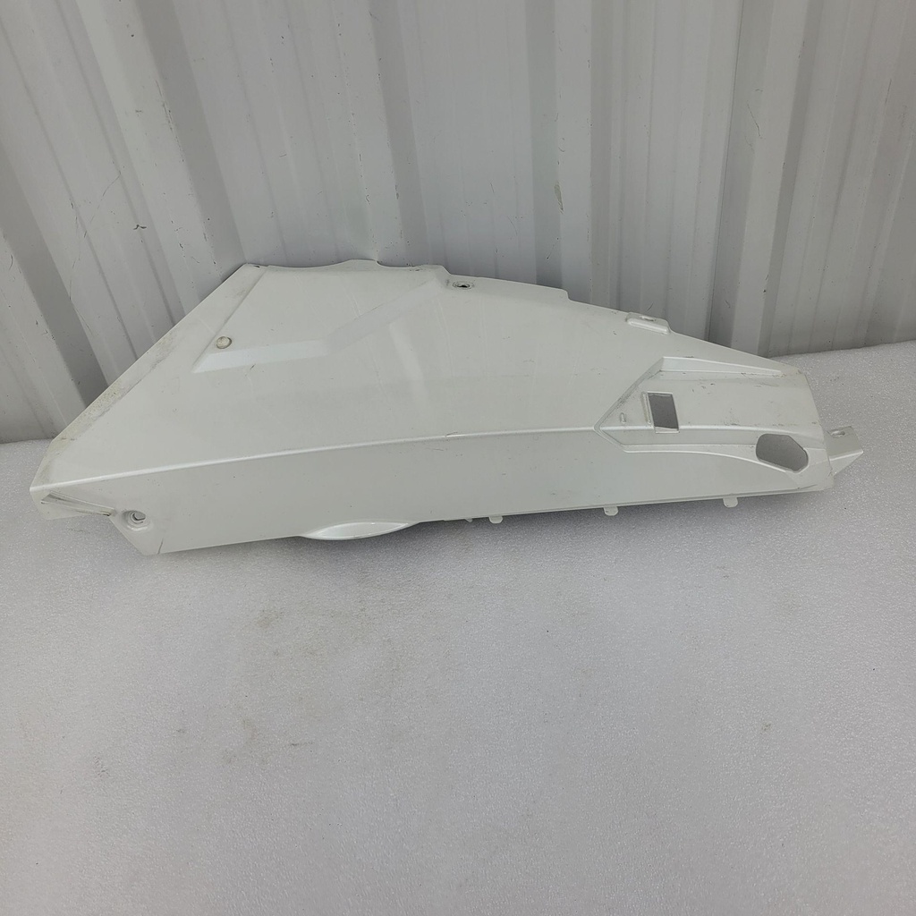 [708200476-001] (new ref. 708200680) rh vegas white vent front panel