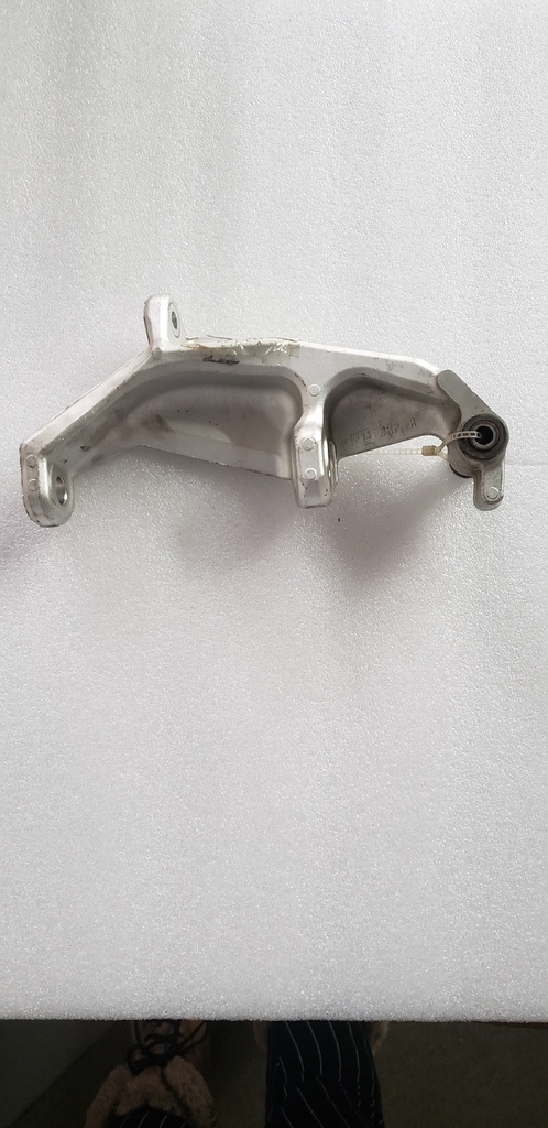 White RH Ski Leg - 505073560