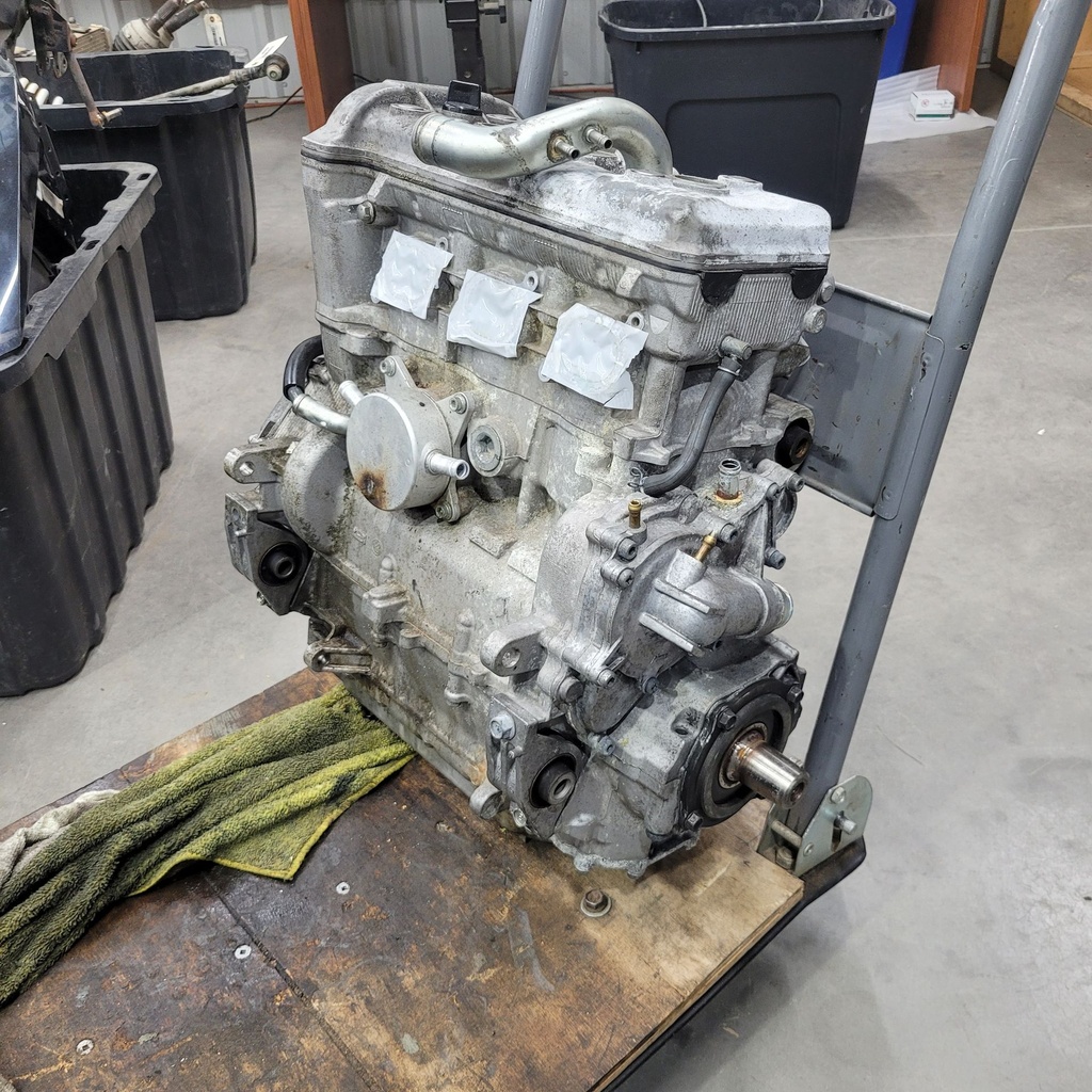 Moteur Yamaha 973 Carbu (8ES-15100-08-00 + 8ES-11400-02-00 + 8ES-11101-02-00)