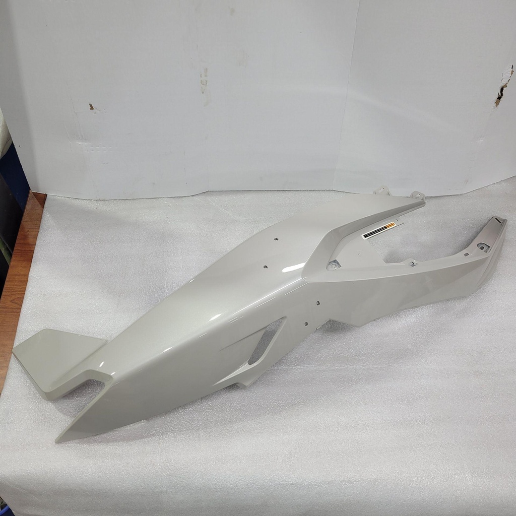 [708201133-001] FAIRING FR B-442