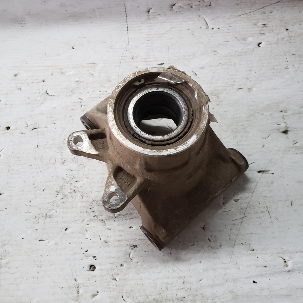 WHEEL CARRIER, RIGHT