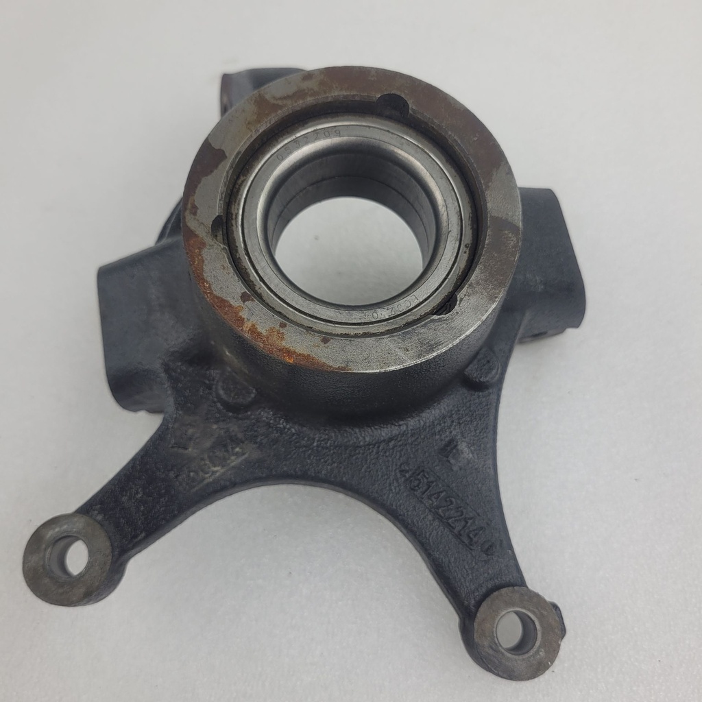 knuckle, front, left