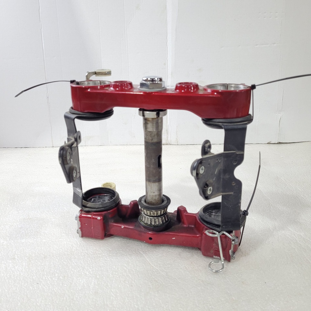 BRACKET, FRONT FORK UN