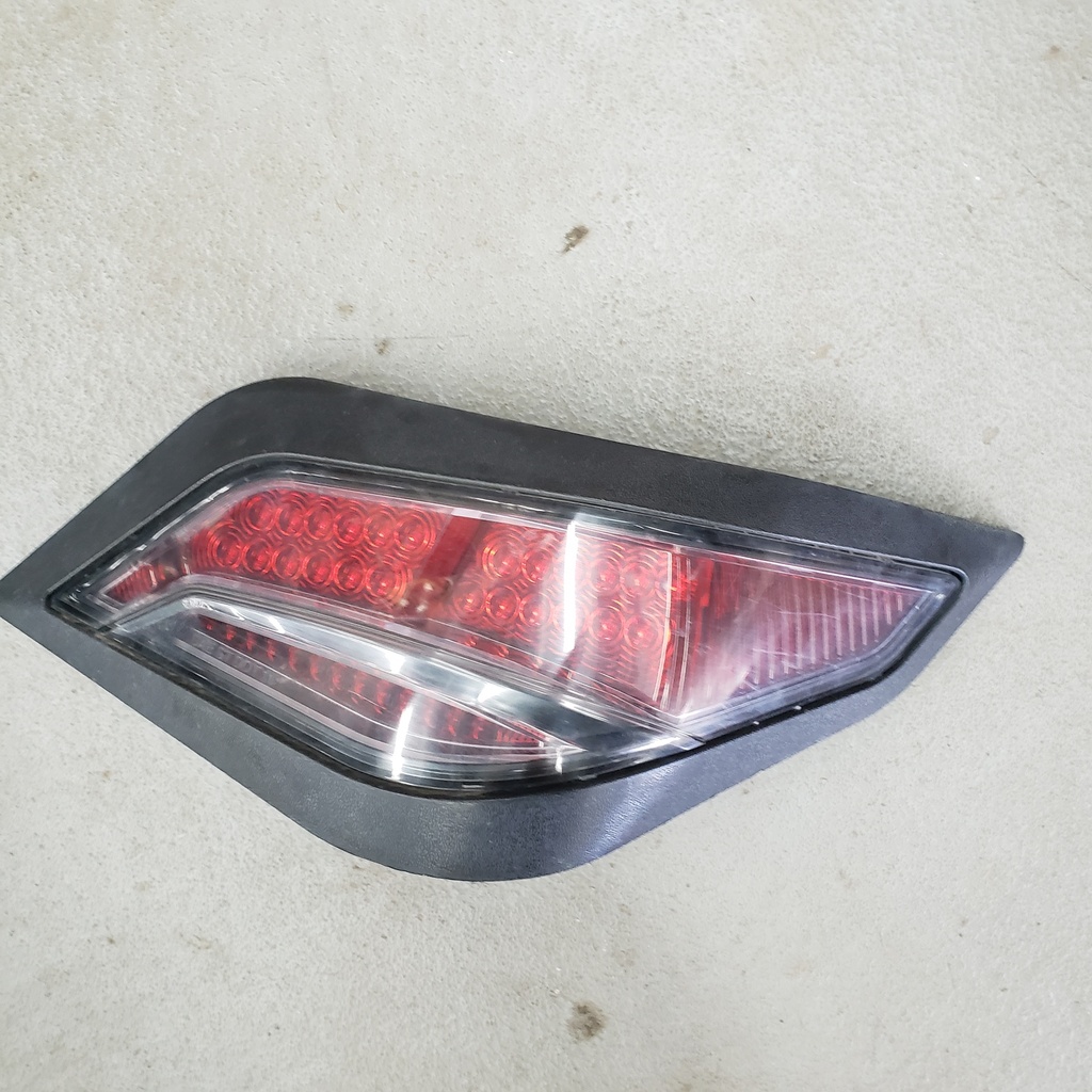 TAILLIGHT,RH-LED ASSY (012 WC)
