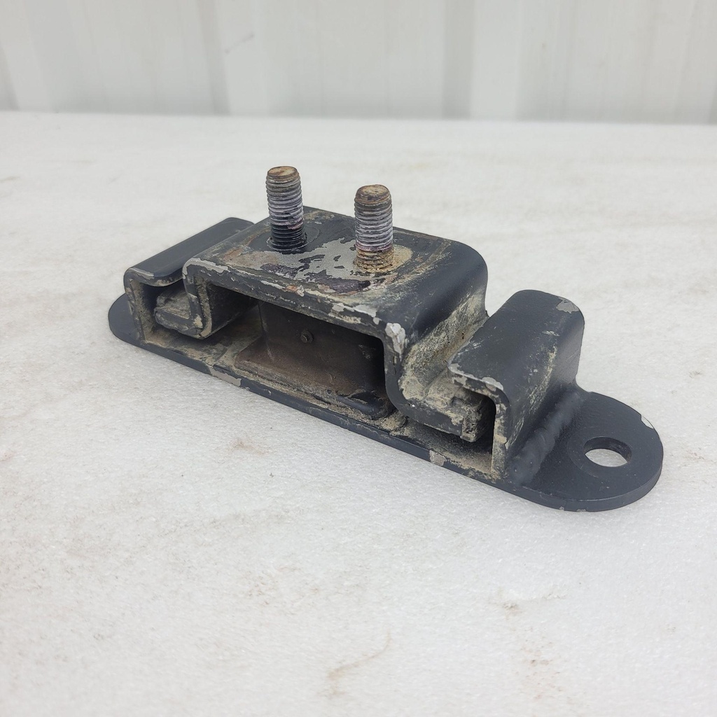 [CF01920] front bracket, engine