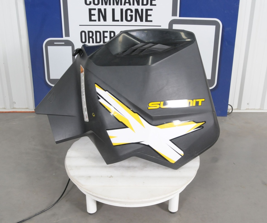 Deep Black RH Panel Summit Ã‰lectric Starter