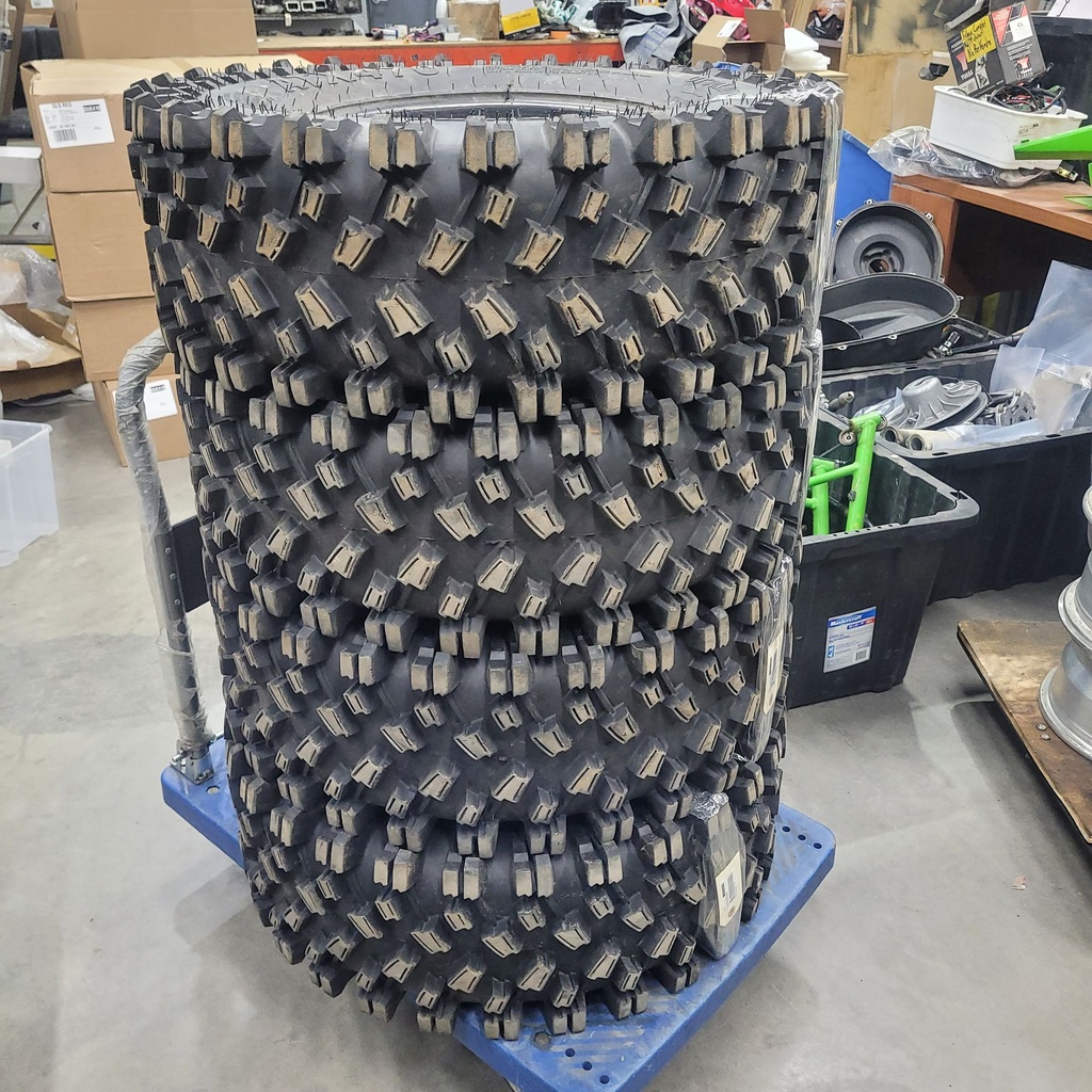SET 4 TIRES 30x10R14 used