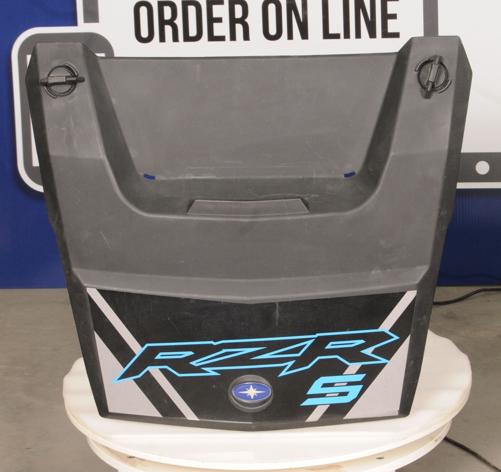 center hood, gloss black