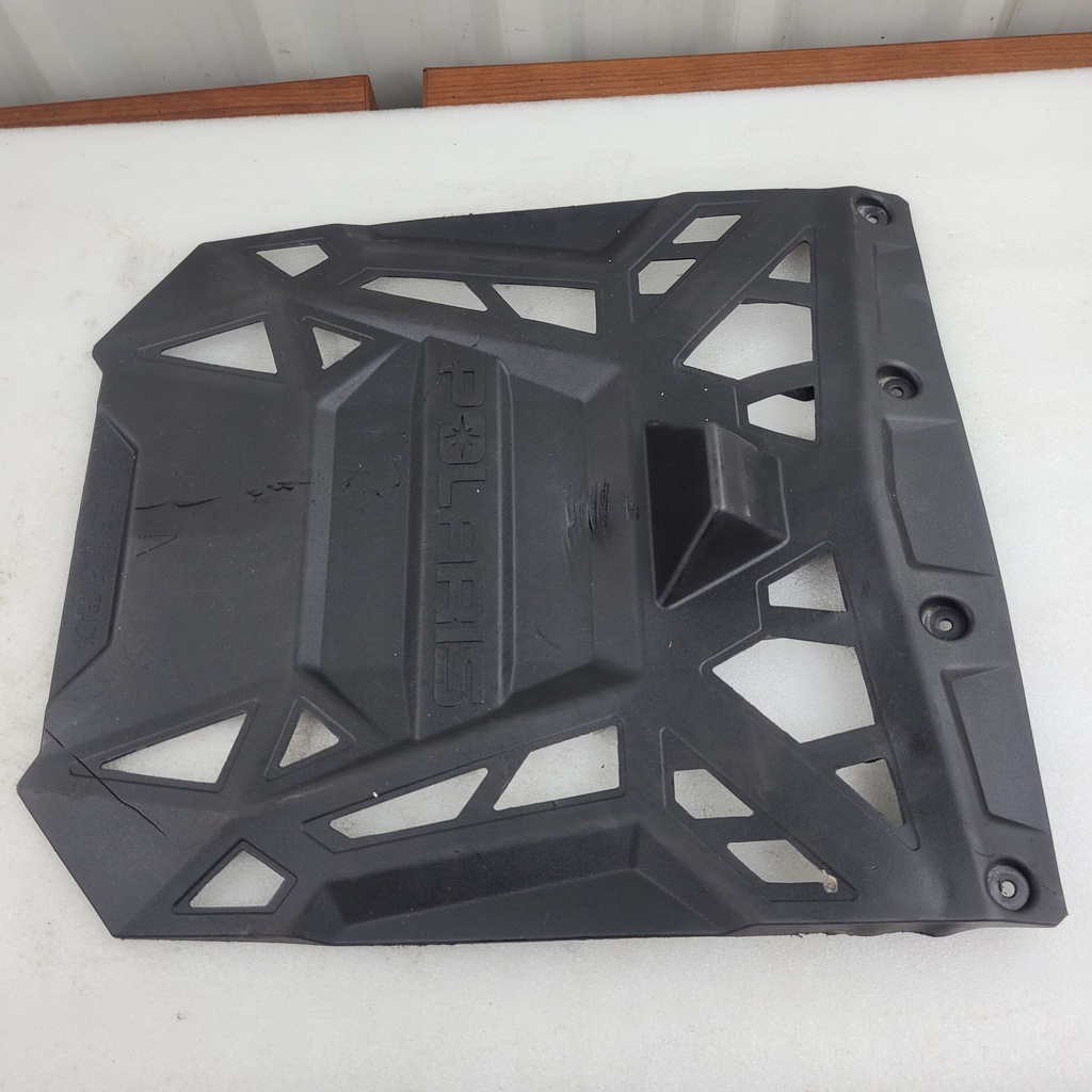 snow flap with holes, gloss bla