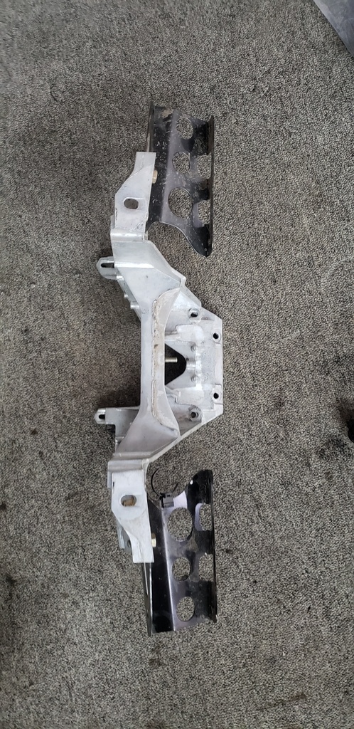 BULKHEAD-CAST - POLARIS - 5633745