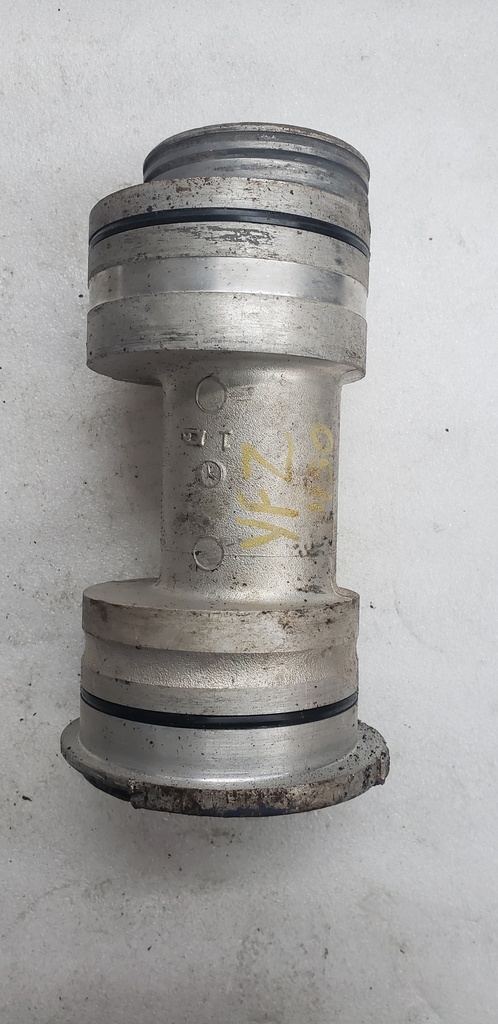 Hub, Rear - 5TG-25311-21-00 YAMAHA
