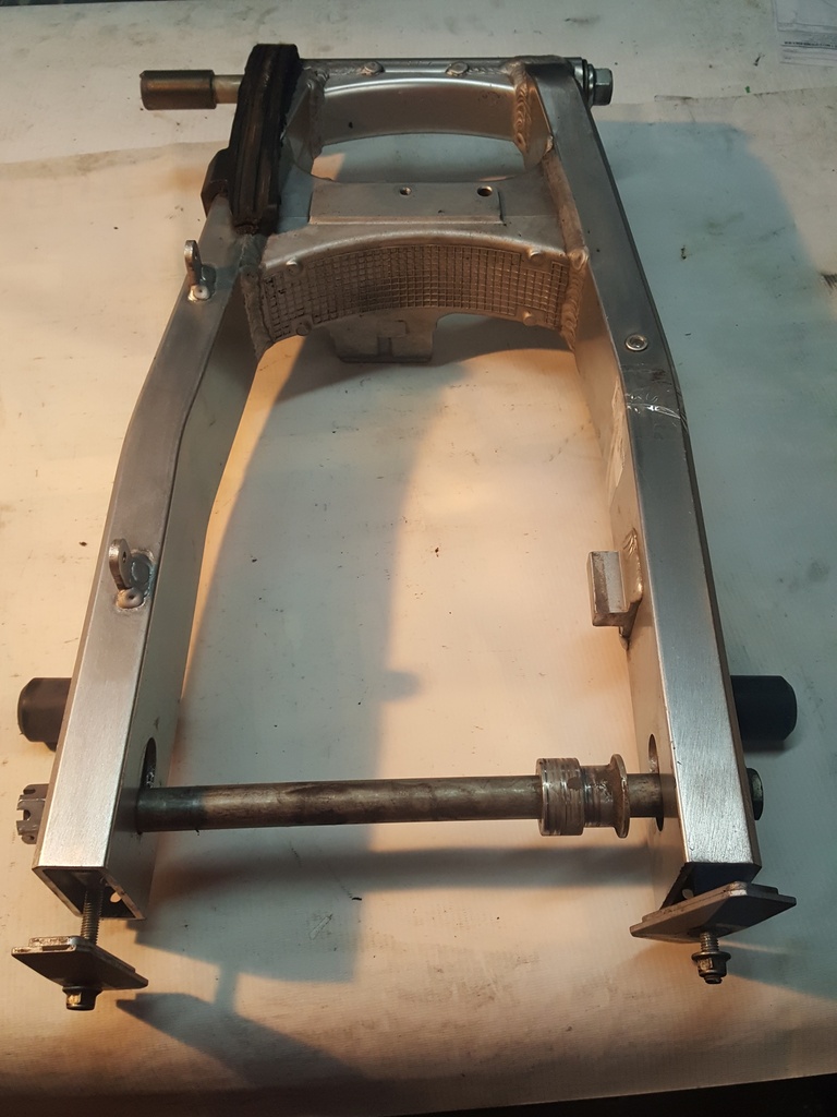 SUZUKI SWING ARM ASSY, REAR - 61000-17G00