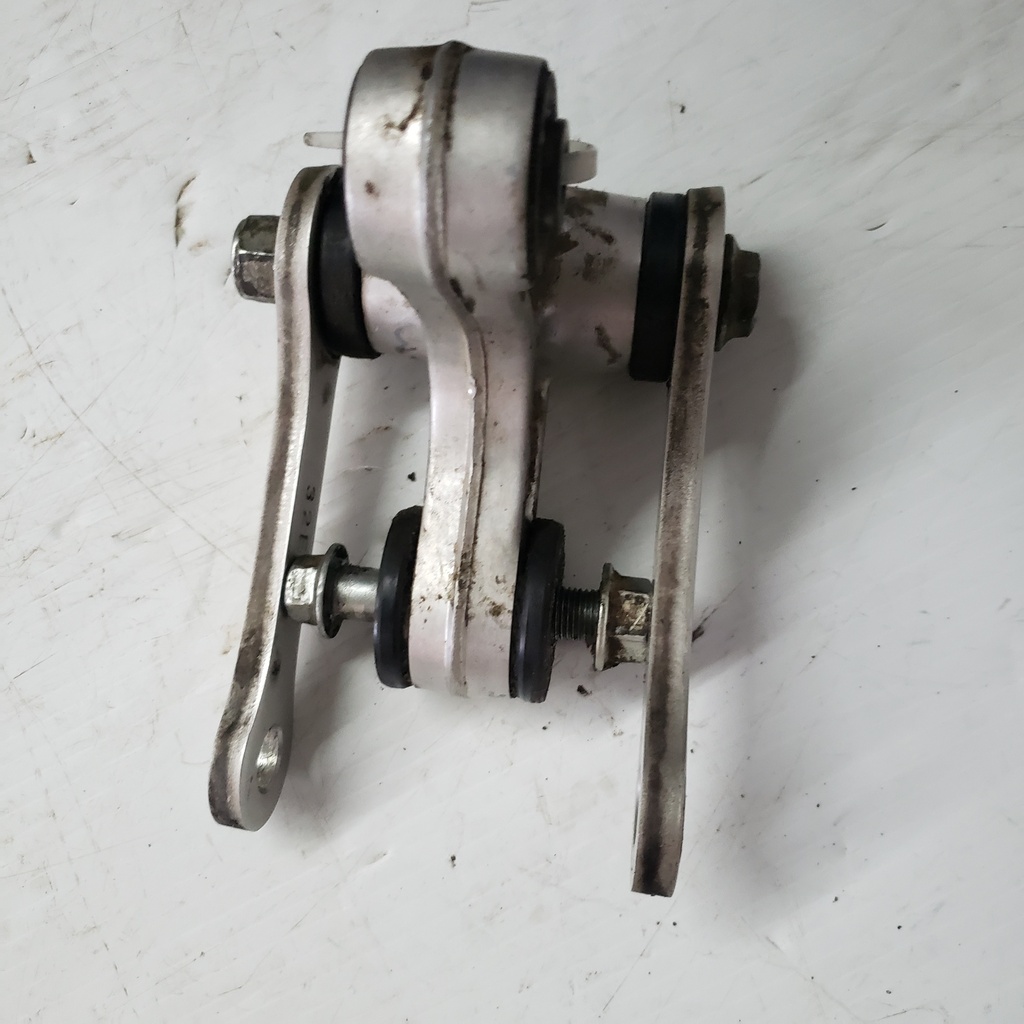 SUZUKI LEVER SET,REAR CUSHION - 62600-32840