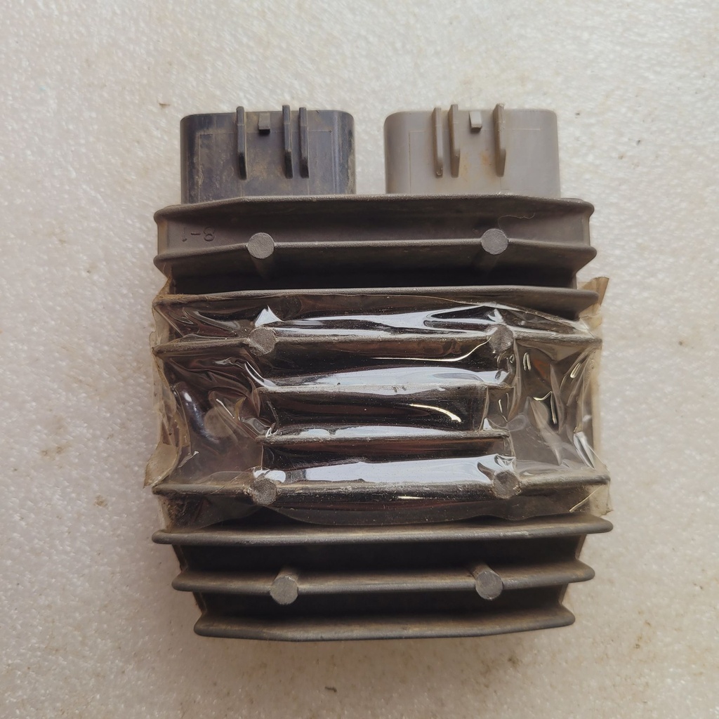 regulator,voltage (35-amp)