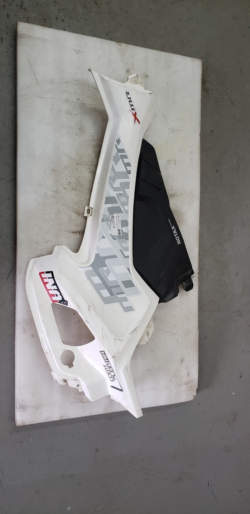 White LH Lateral Panel. M - 705006045 can am