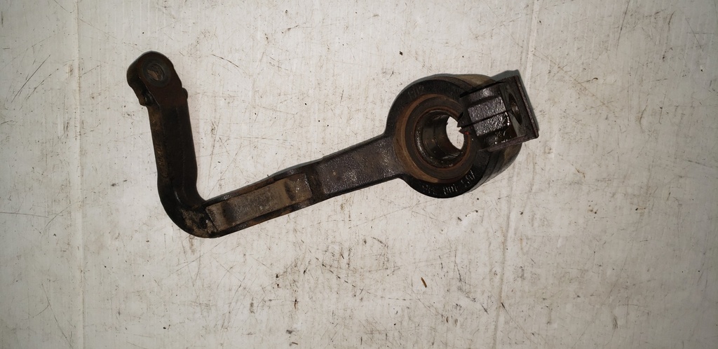 BOMBARDIER RH Knuckle - 705400818