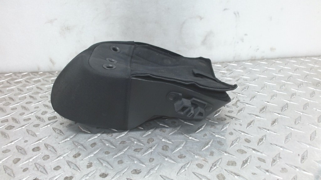 bag, goggle (standard on ltd and el tigre)